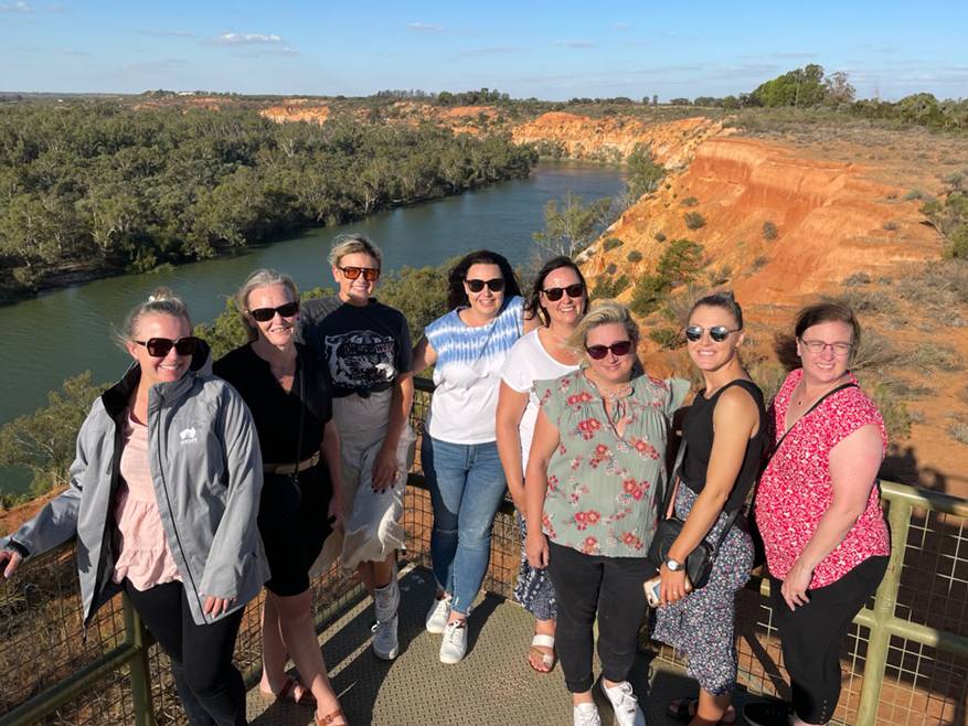 Travellers Choice members at the Headings Cliff Lookout in South Australia